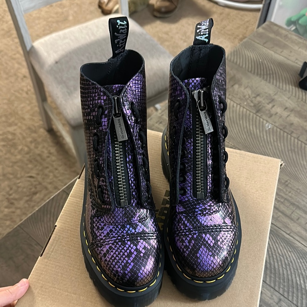 Dr. Martens Sinclairs Viper Croc Emboss (Discontinued) - Picture 11 of 13